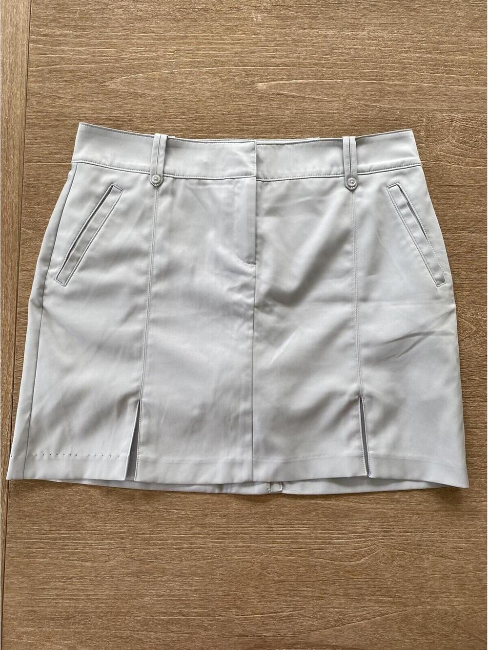 Women’s Izod Golf Size 10 Gray Skort Excellent Condition